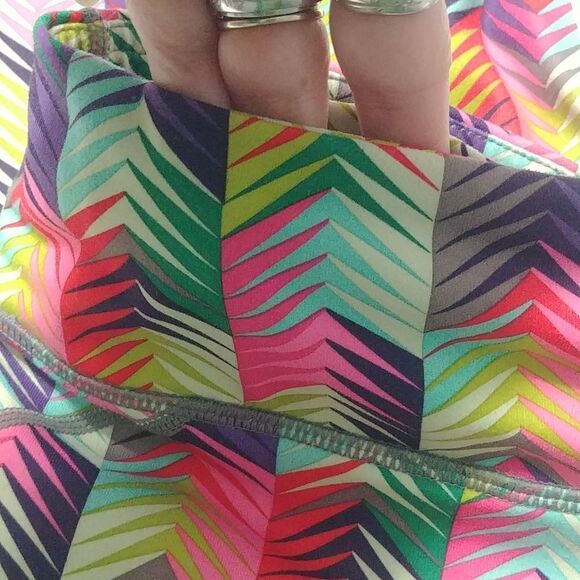 Fabletics Wild Print Capri Leggings M Polyester Stretch - Picture 6 of 11